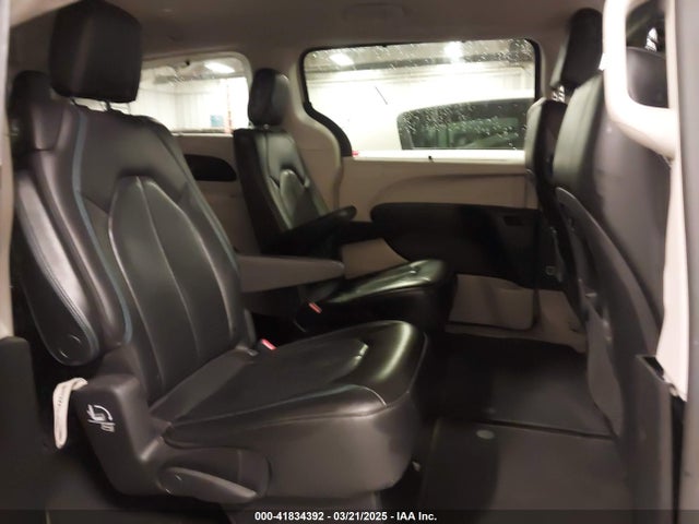 2C4RC1BG7MR531772 Chrysler Pacifica Touring L