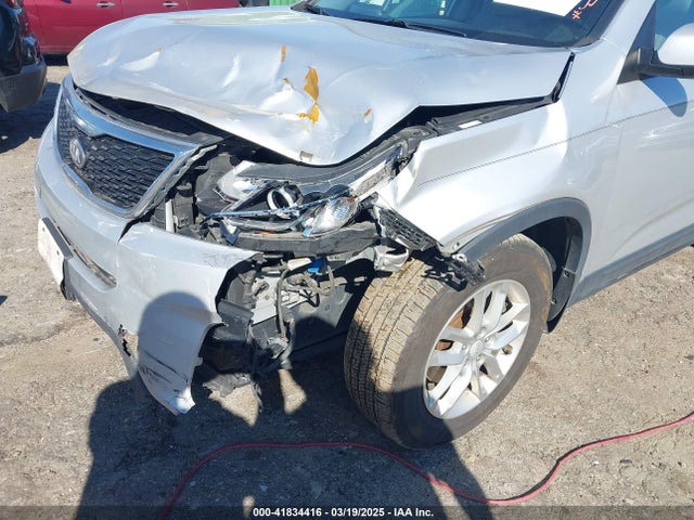 5XYKT3A69EG437937 KIA SORENTO LX