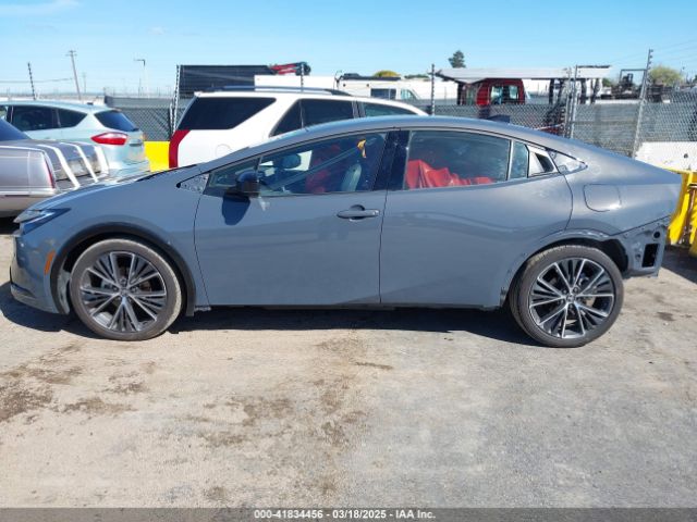 JTDACAAU4R3039009 Toyota Prius Limited