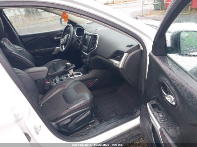 1C4PJMBBXJD567022 Jeep Cherokee Trailhawk 4x4