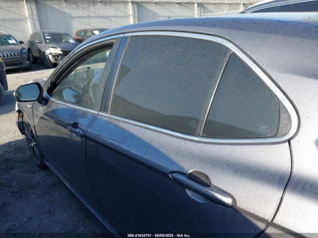 4T1B21HKXJU510473 Toyota Camry Hybrid Se