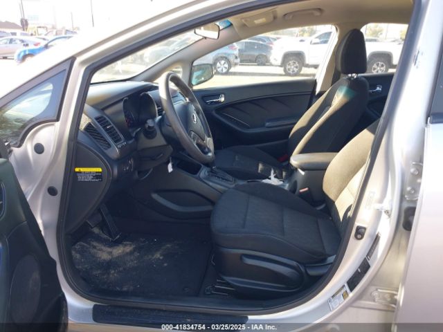KNAFK4A63G5612668 KIA FORTE LX