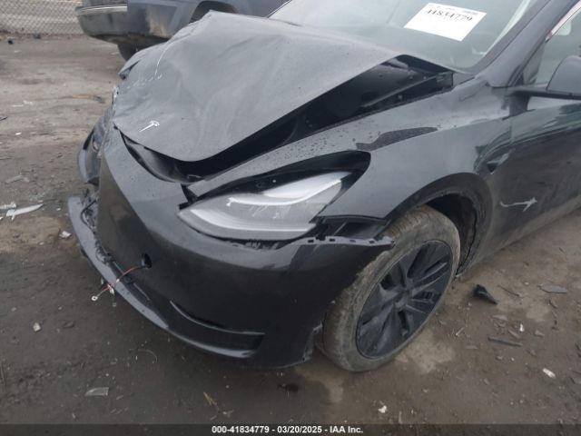 7SAYGDED5SF262735 Tesla Model Y Long Range Dual Motor All-wheel Drive