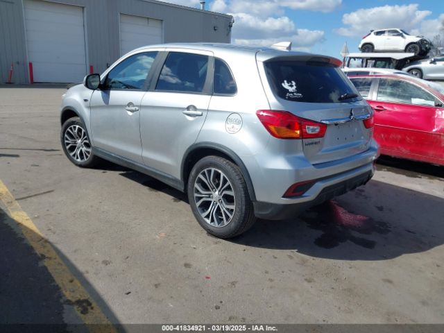 2018 MITSUBISHI OUTLANDER SPORT JA4AR3AW1JU005095 Photo 2