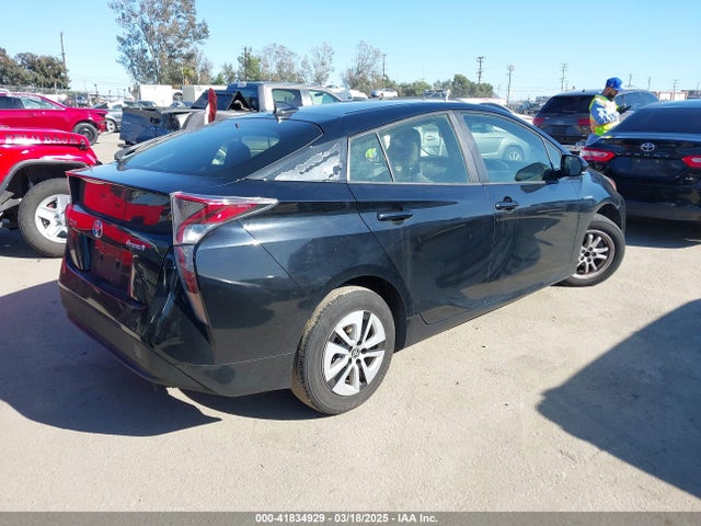 JTDKARFU1H3039405 Toyota Prius Three