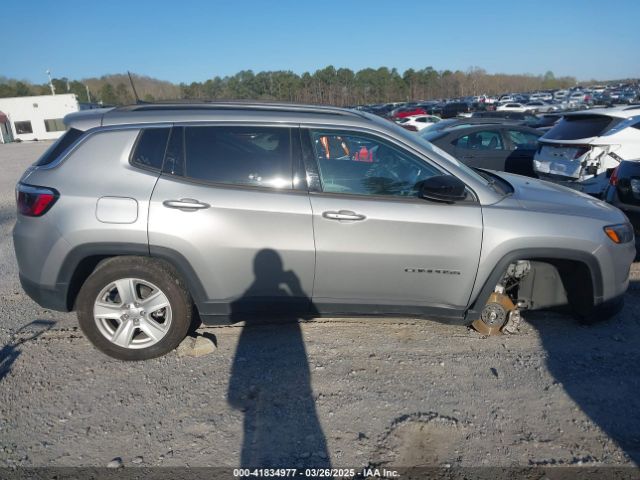3C4NJDBB4NT165519 Jeep Compass Latitude 4x4