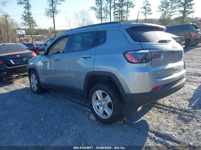 3C4NJDBB4NT165519 Jeep Compass Latitude 4x4