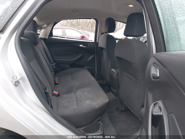 1FADP3F20JL306628 Ford FOCUS SE