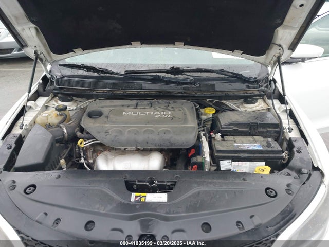 Chrysler 200 Limited 2015 1C3CCCAB6FN680119 Image 10