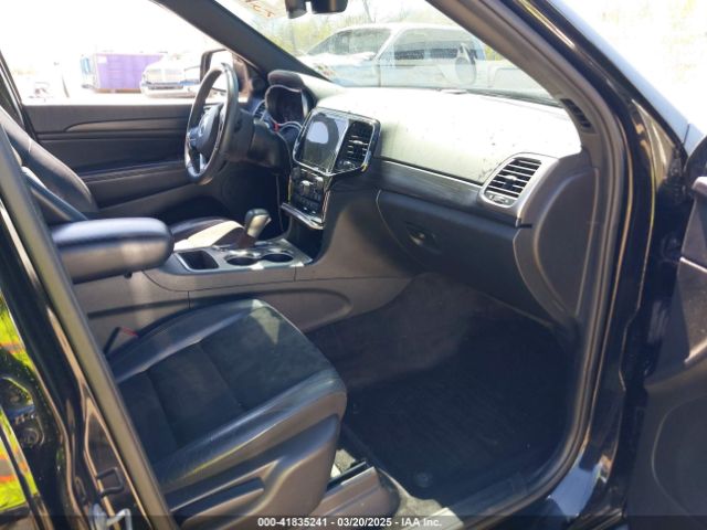 1C4RJEAG0KC581112 Jeep Grand Cherokee Laredo E 4x2