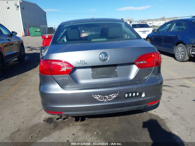 3VW2K7AJ7EM275448 Volkswagen Jetta 2.0l S