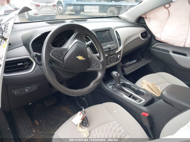 3GNAXSEV3KS671956 Chevrolet EQUINOX LS