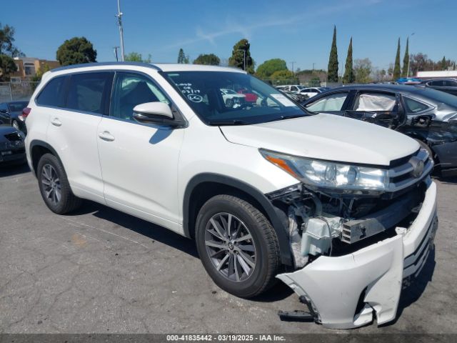 5TDKZRFH0JS527700 Toyota Highlander Xle