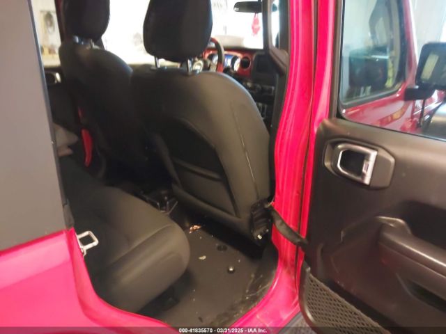 1C4HJXDG5JW195642 Jeep Wrangler Unlimited Sport S 4x4