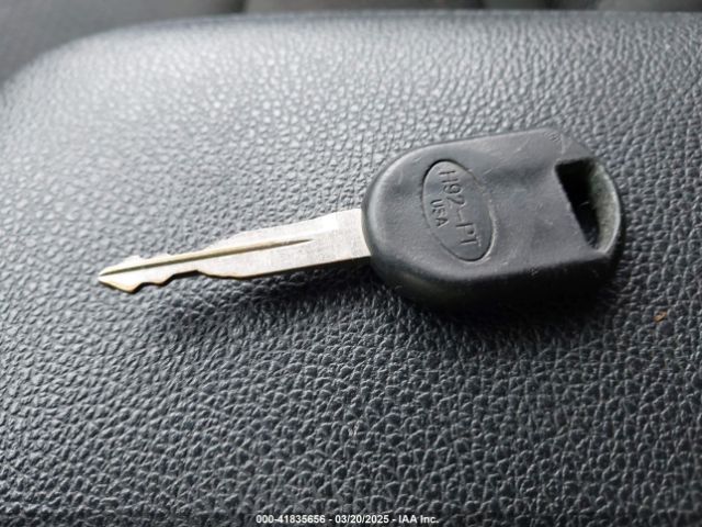 JA4AD2A32JJ002416 Mitsubishi Outlander Es