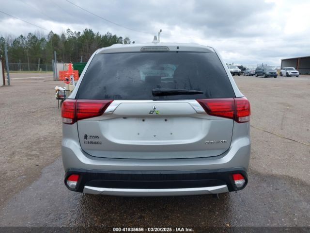 JA4AD2A32JJ002416 Mitsubishi Outlander Es