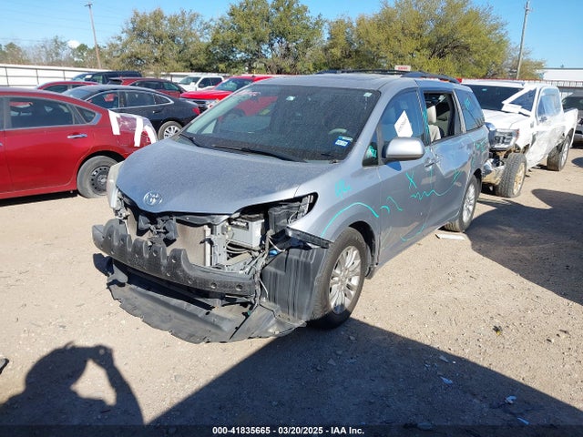 5TDYK3DC7ES447903 Toyota Sienna Xle V6 8 Passenger