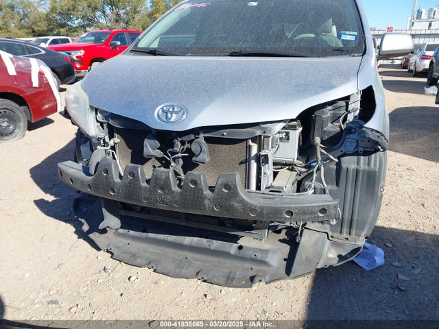 5TDYK3DC7ES447903 Toyota Sienna Xle V6 8 Passenger