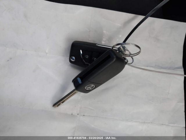 5YFB4MDE2RP157932 Toyota COROLLA LE