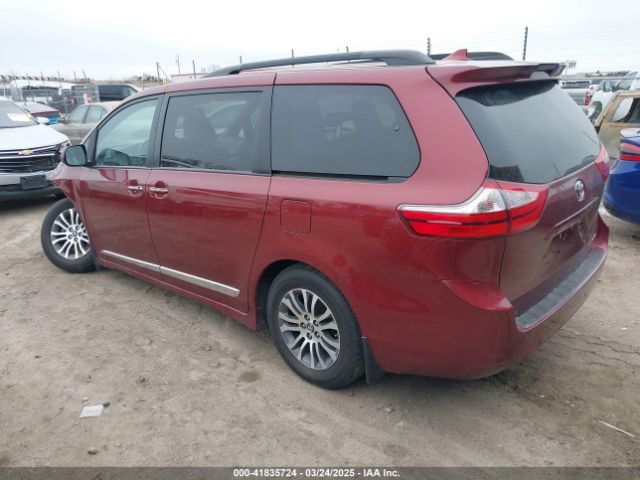 5TDYZ3DC0JS946323 Toyota Sienna Xle 8 Passenger