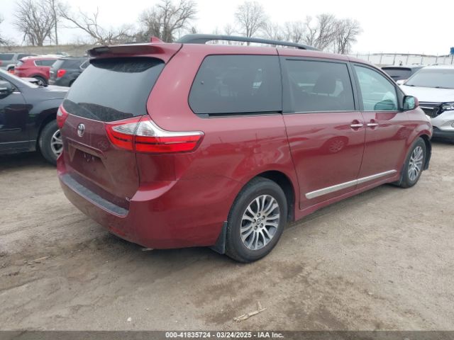 5TDYZ3DC0JS946323 Toyota Sienna Xle 8 Passenger