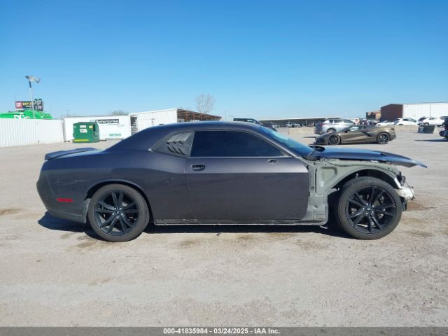 2C3CDZAG6JH310690 Dodge Challenger Sxt