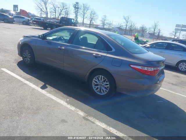 4T1BF1FK5HU338970 Toyota CAMRY LE