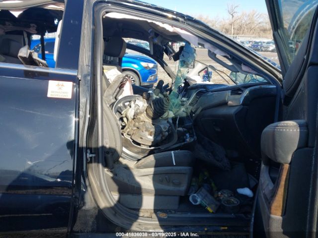 1GNSKHKC4KR400321 Chevrolet Suburban Lt