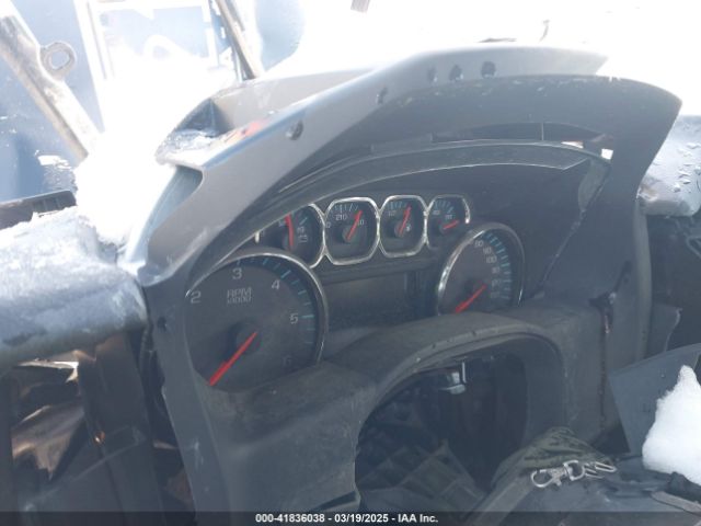1GNSKHKC4KR400321 Chevrolet Suburban Lt
