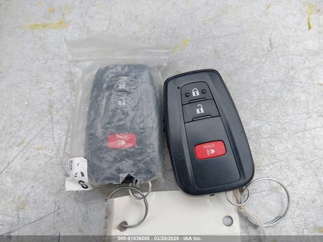 2T3P1RFV7RW442253 Toyota Rav4 Xle