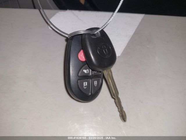 5TDKZ3DC2LS065051 Toyota SIENNA LE