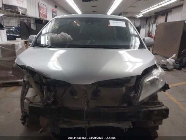 5TDKZ3DC2LS065051 Toyota SIENNA LE