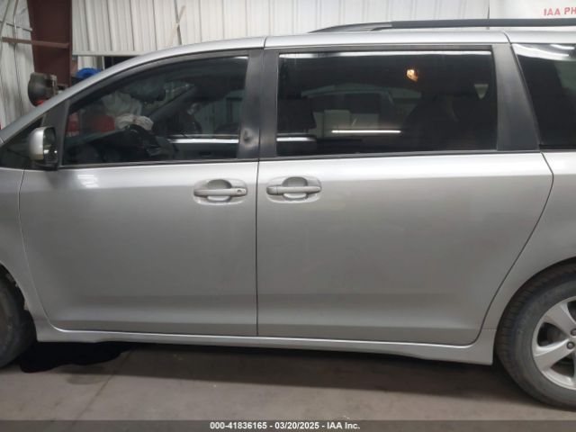 5TDKZ3DC2LS065051 Toyota SIENNA LE