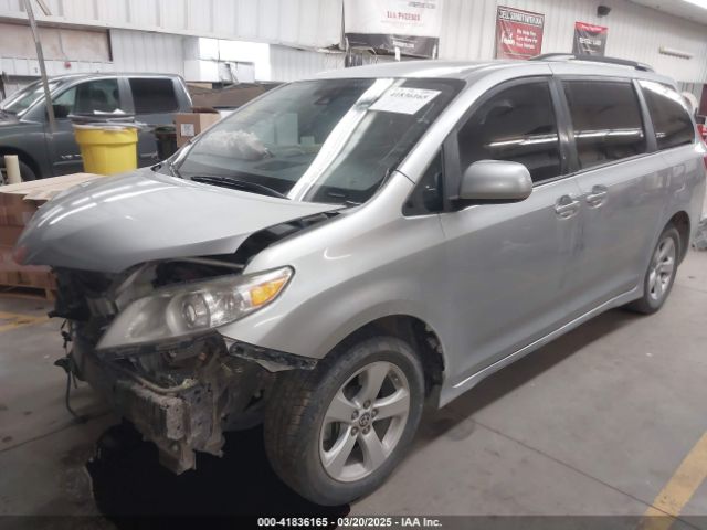 5TDKZ3DC2LS065051 Toyota SIENNA LE
