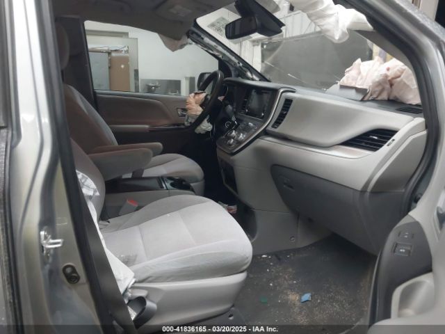 5TDKZ3DC2LS065051 Toyota SIENNA LE