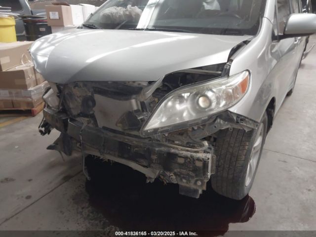 5TDKZ3DC2LS065051 Toyota SIENNA LE