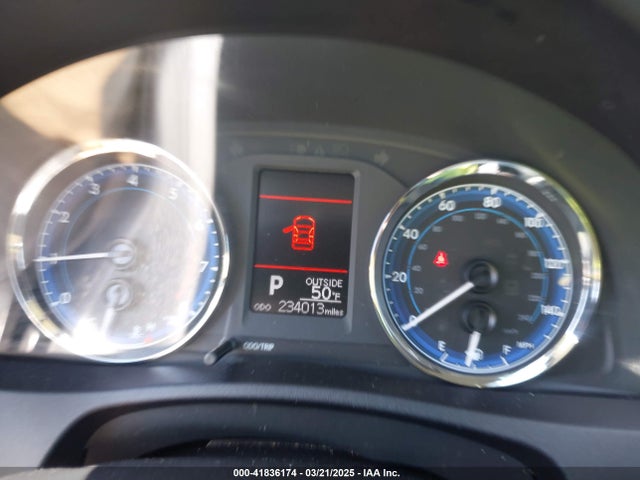 2T1BURHE8HC894476 Toyota COROLLA LE
