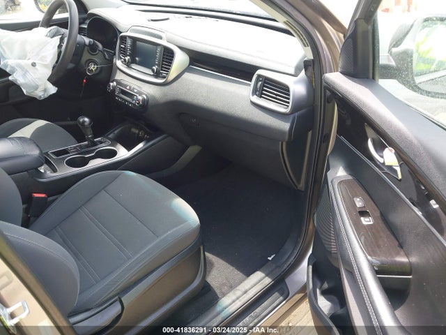 5XYPG4A56KG467903 KIA Sorento 3.3l Lx