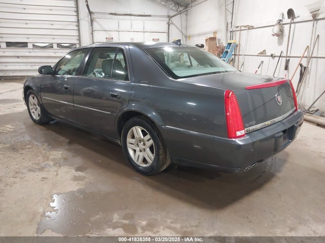 2010 CADILLAC DTS 1G6KD5EY7AU125289 Photo 2