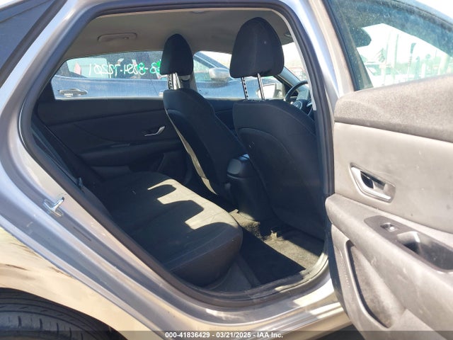 5NPLS4AG8MH034125 Hyundai ELANTRA SEL