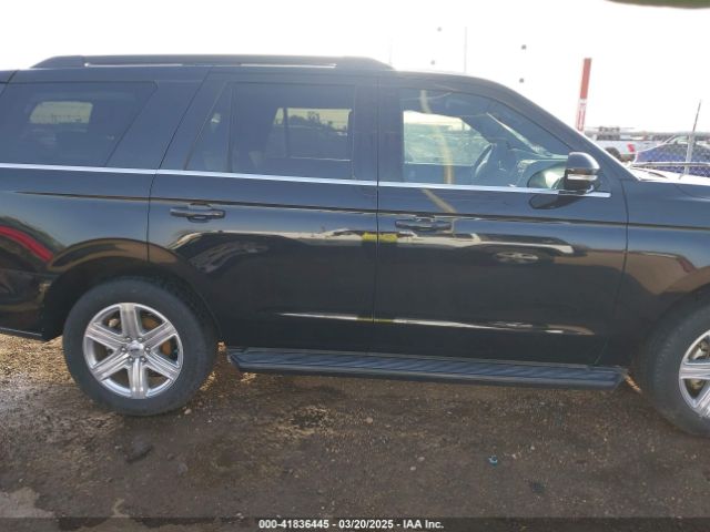 1FMJU1HT6KEA73730 Ford Expedition Xlt