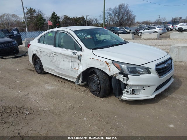 Subaru u5 2018 4S3BNAA61J3038369 главное изображение