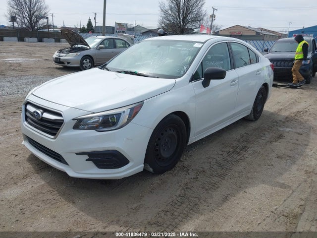 Subaru u5 2018 4S3BNAA61J3038369 Image 2