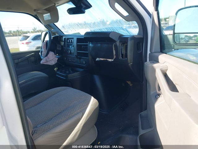 1GAWGFFG9K1256916 Chevrolet Express 2500 Lt