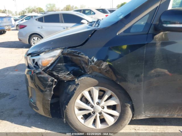 KNDMB5C19H6242467 KIA SEDONA LX