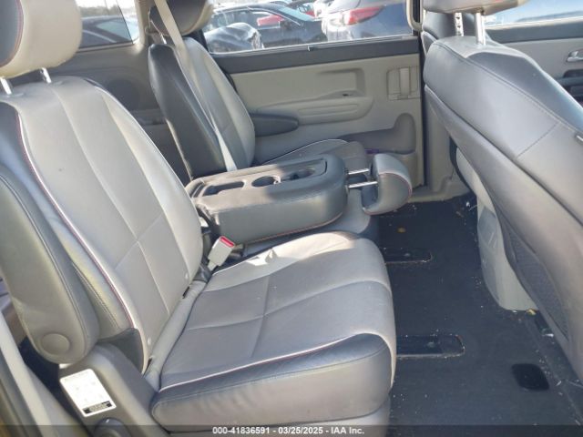 KNDMB5C19H6242467 KIA SEDONA LX