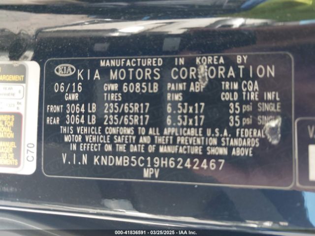 KNDMB5C19H6242467 KIA SEDONA LX
