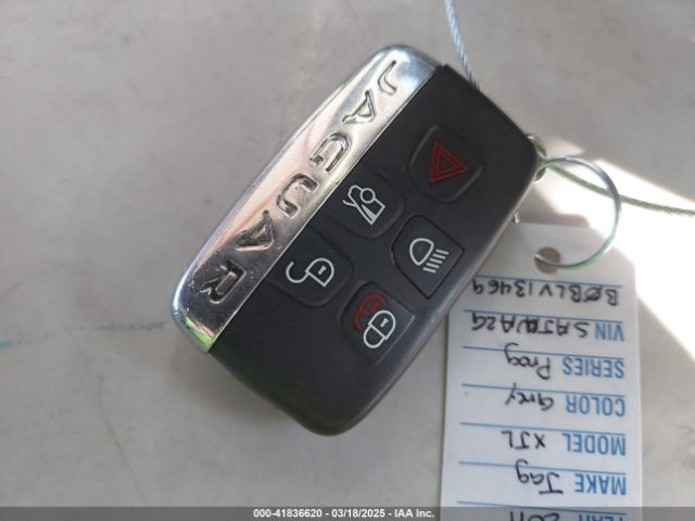 2011 JAGUAR XJ SAJWA2GB0BLV13469 Photo 10