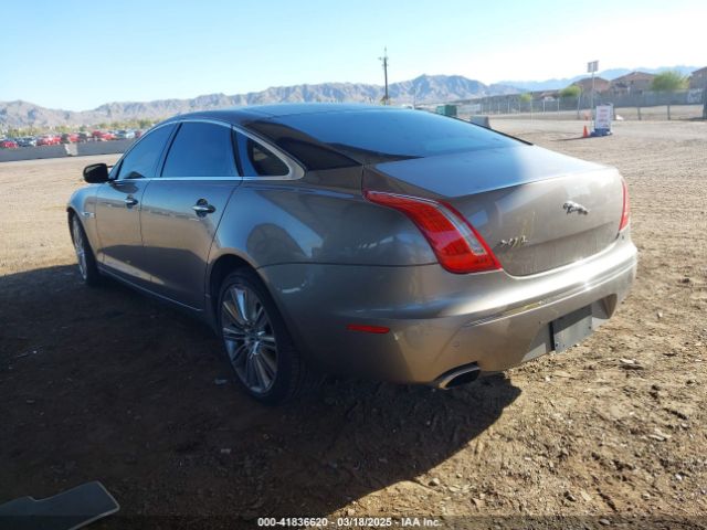 2011 JAGUAR XJ SAJWA2GB0BLV13469 Photo 2