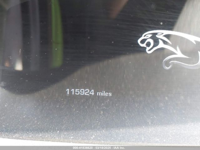 2011 JAGUAR XJ SAJWA2GB0BLV13469 Photo 6